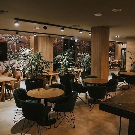 Howard Johnson Plaza La Ribera Resistência Exterior foto