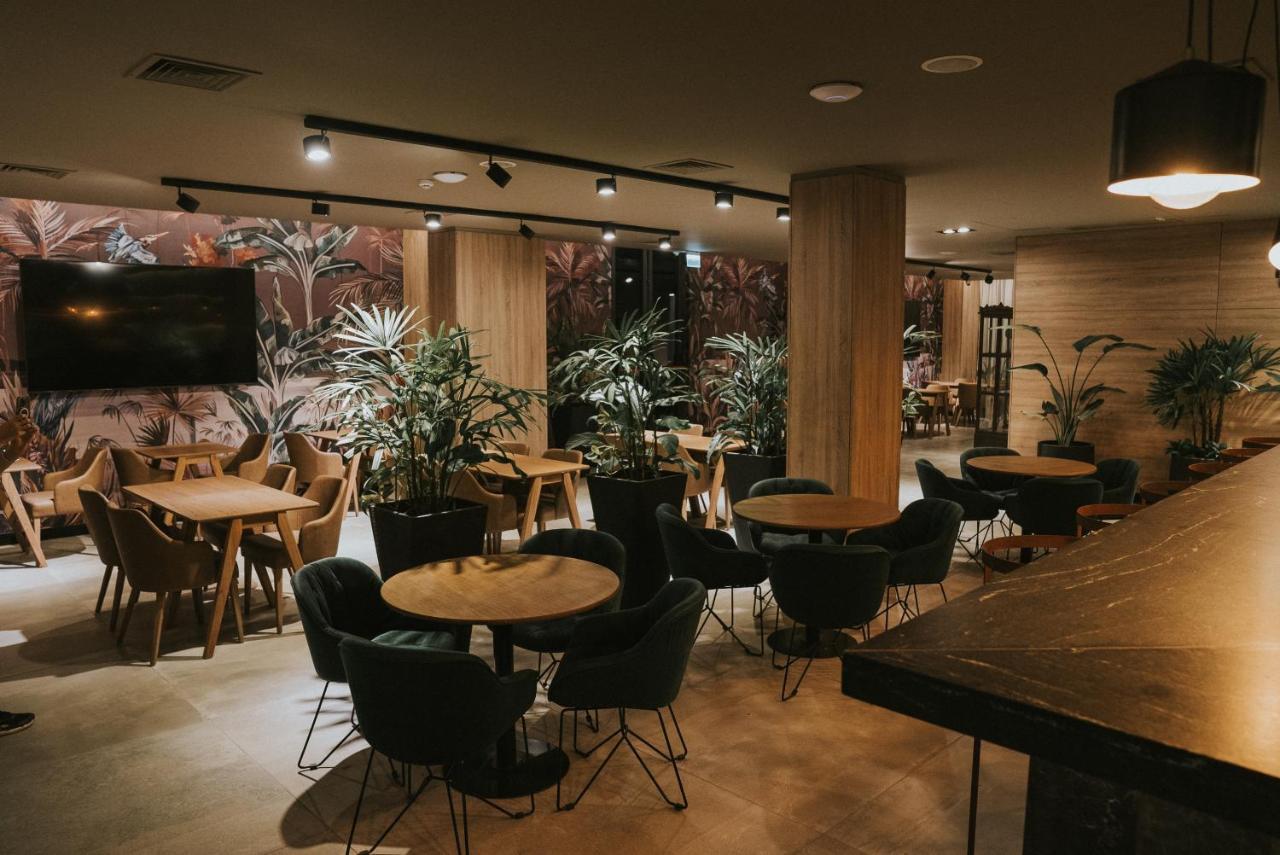 Howard Johnson Plaza La Ribera Resistência Exterior foto